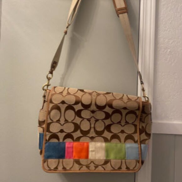 Authentic Coach Messenger Bag. Multi color Jacquard - Picture 1 of 4